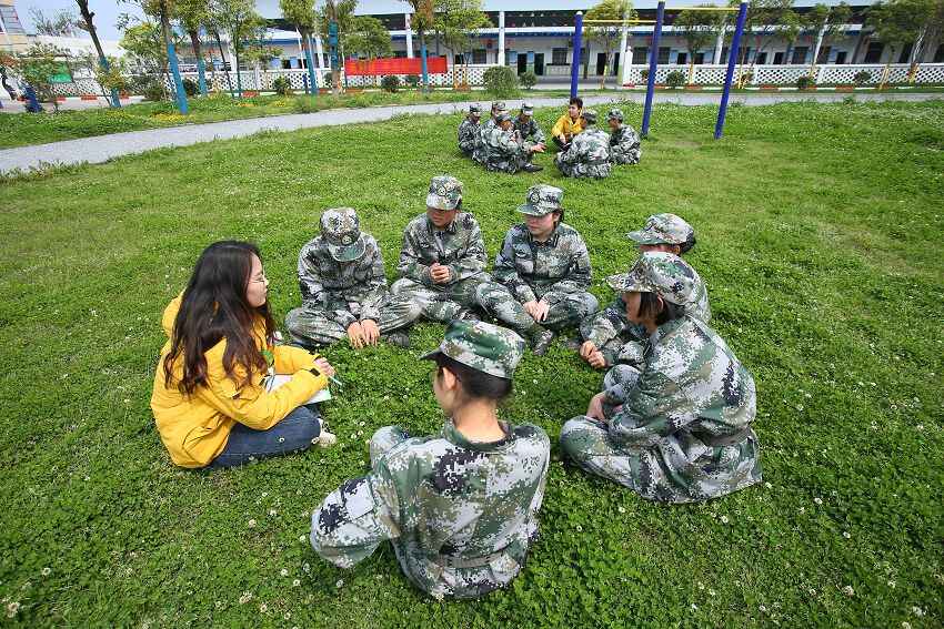 素质教育特色学校,全封闭式的学校