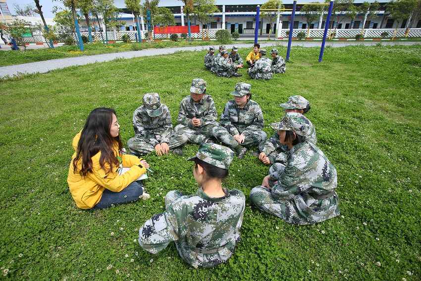 素质教育特色学校,全封闭式的学校