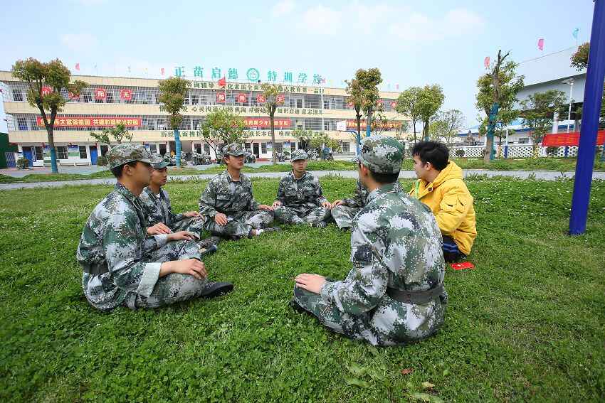 全封闭学校,管教不听话孩子学校