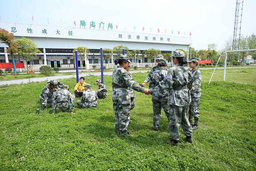 全封闭学校,管教不听话孩子学校